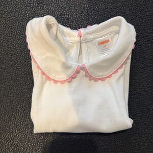 Gymboree white collared short sleeve shirt with pink scalloped trim